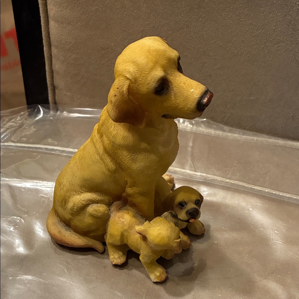 Yellow Labrador Dog & Puppy Figurine Set - Picture 4 of 8